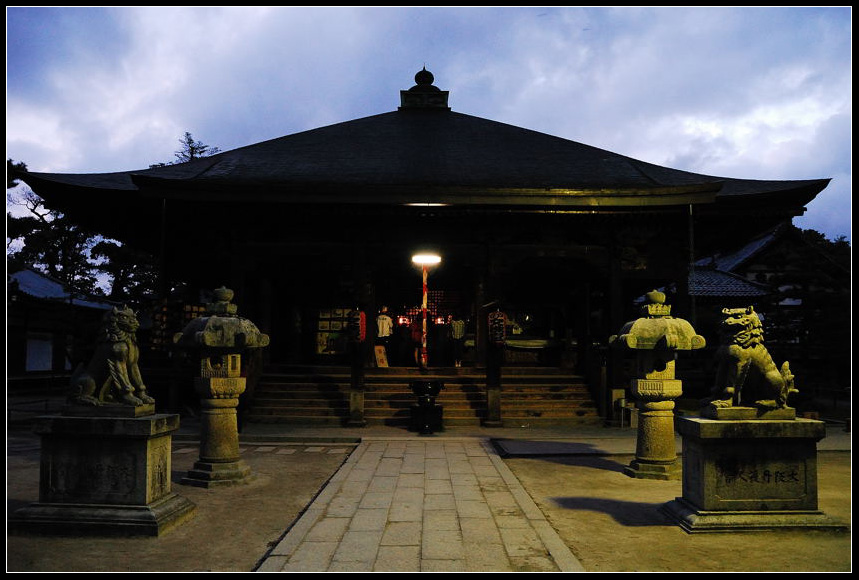 天橋立（18），傍晚，南岸方面，日本三文殊之一的智恩寺。